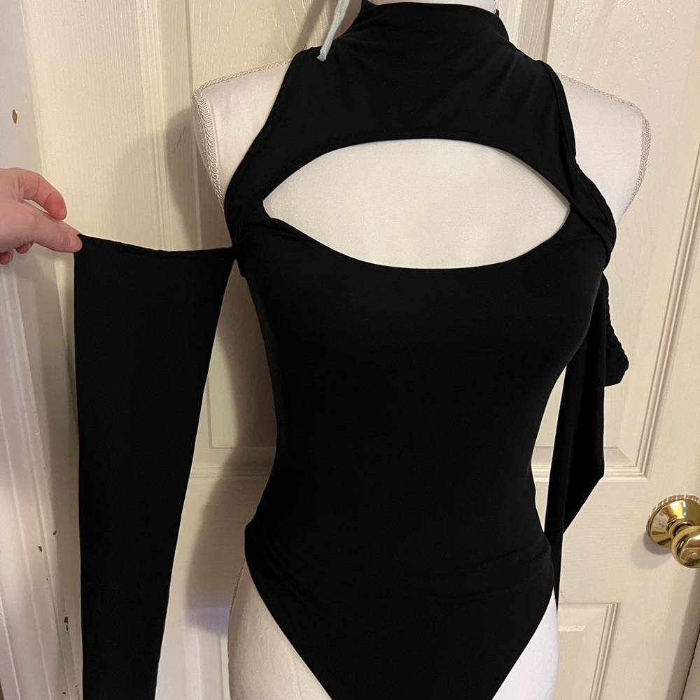 White fox cut out bodysuit